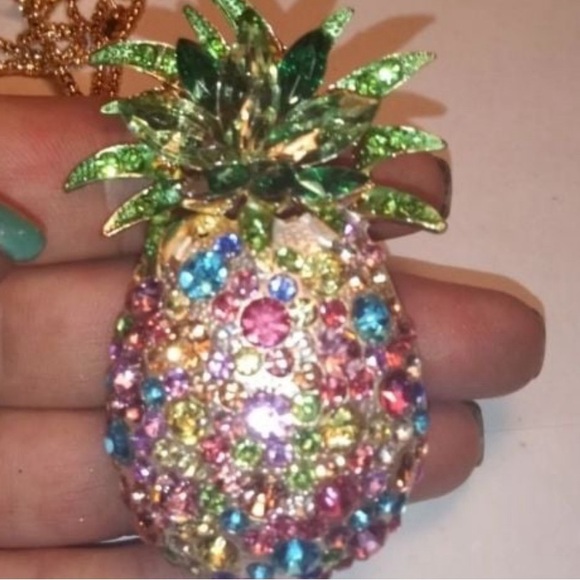 NWT BETSEY JOHNSON RHINESTONE PINEAPPLE PENDANT &/OR BROOCH LONG CHAIN NECKLACE - Picture 3 of 5